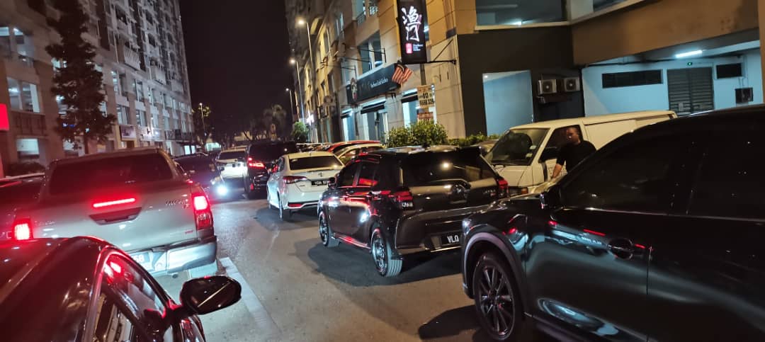 大都会-李海云/有关单向道塞车问题