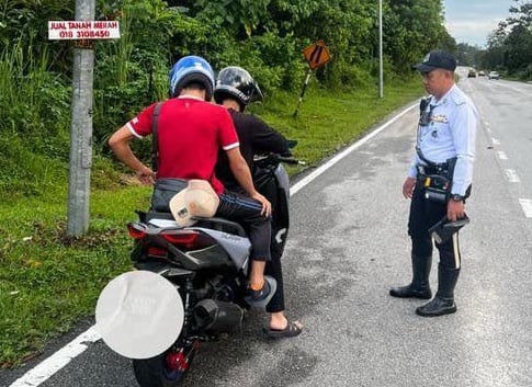 大都会:乌雪交警临检开46罚单/2图