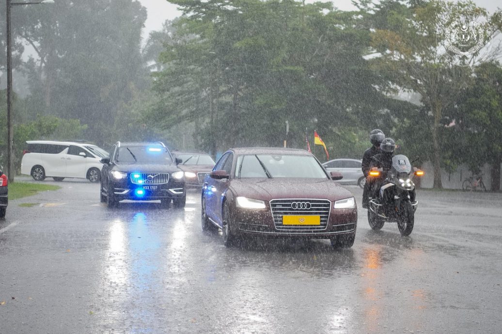 大都会:元首后亲临峇冬加里哀悼随扈/5图