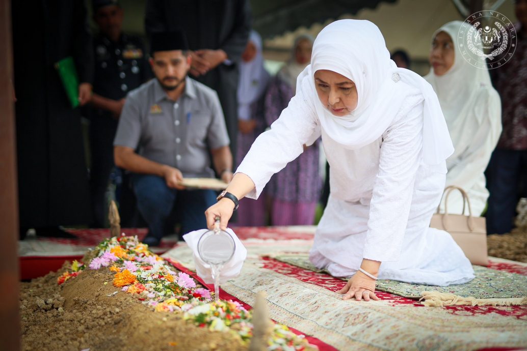 大都会:元首后亲临峇冬加里哀悼随扈/5图