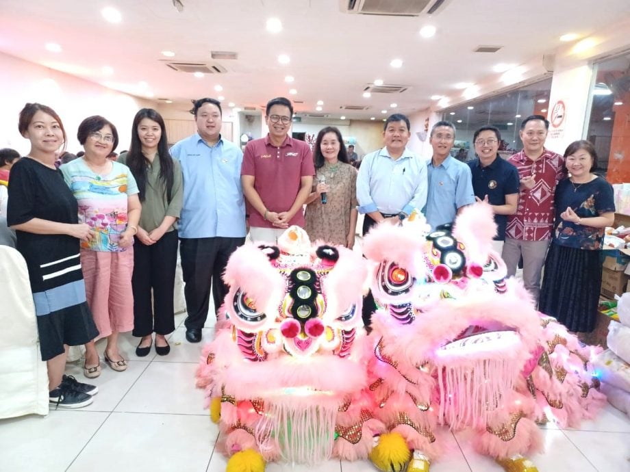 大都会/加影佳宁之家26年来风雨不改庆祝中秋节