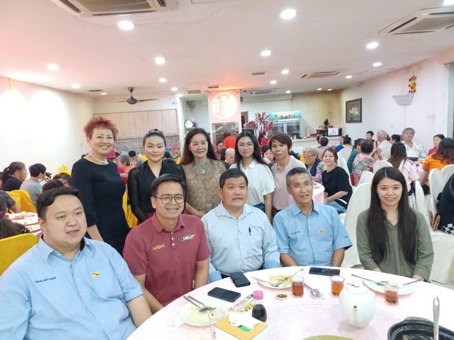 大都会/加影佳宁之家26年来风雨不改庆祝中秋节