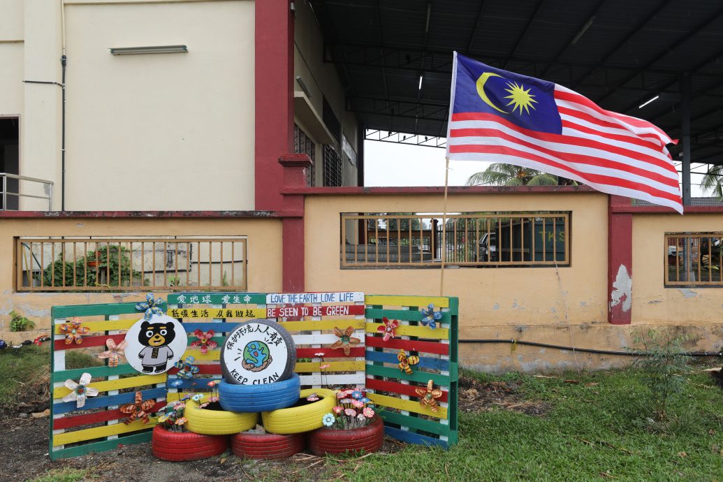 大都会/封面/班村12装置艺术勇闯雪新村复兴计划