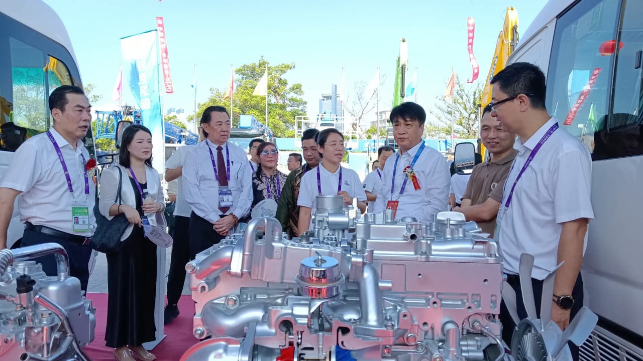 大都会/张睷洋，全球汽车产业正加速迈向新能源化，中国与东盟之间的合作重要