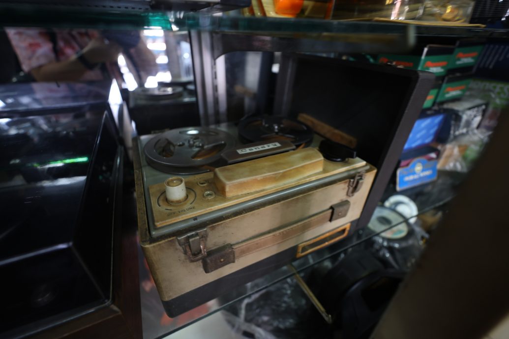 大都会/特职世界系列/9月10日见报/温金陆师傅的万能之手赋予新生命 报废电器死而复生