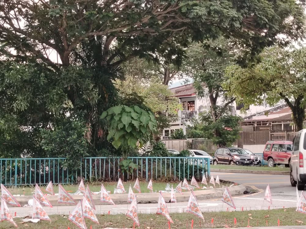 大都会/说亮话/中元节残留路边祭品,清理了吗?/罗忆雯