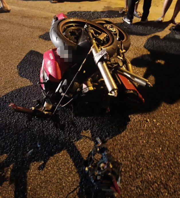 大都会/骑乘豪华杜卡迪摩托车男子撞U转车死