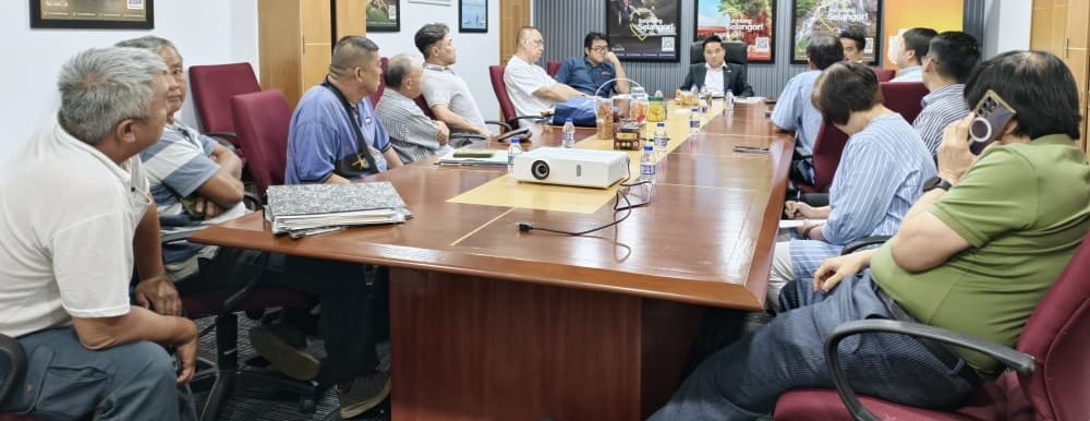 大都会(版3头)/黄瑞林收回非法工业区地文告/2图