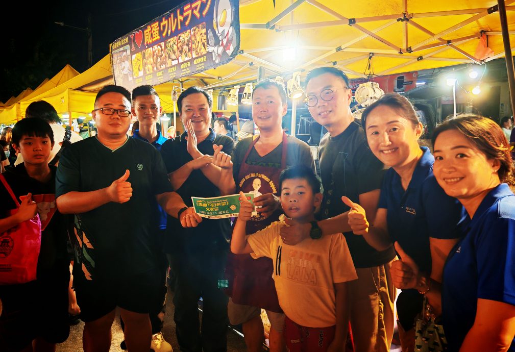 大都会/甲洞卫星市夜市义卖会/1图