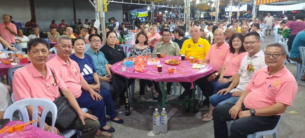 大都会：万津中元公会庆赞中元盂兰胜会平安晚宴筵开100席