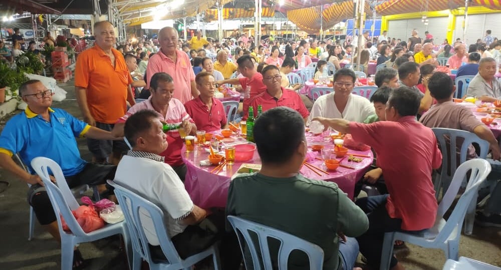 大都会：万津中元公会庆赞中元盂兰胜会平安晚宴筵开100席