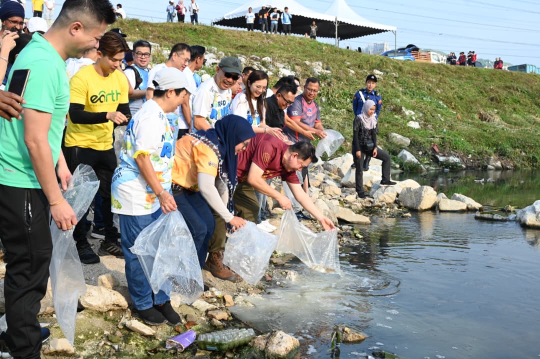 大都会:嘉玛莉亚出席清洁大马日