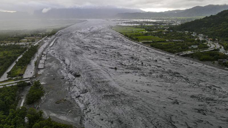 天下事 台9线马太鞍溪桥遭冲毁