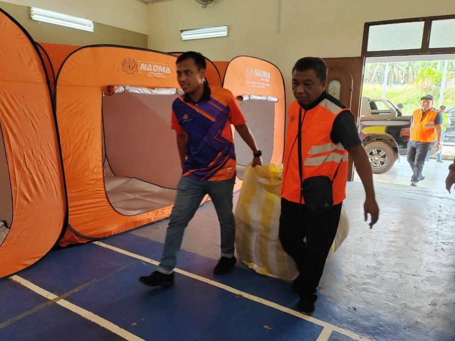 天气转晴166灾黎回家 乌雪安南2救灾中心关闭