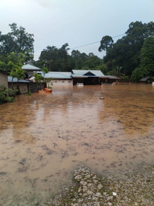 天气转晴166灾黎回家 乌雪安南2救灾中心关闭