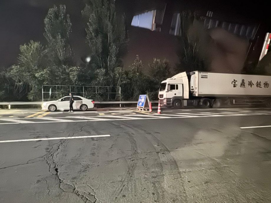 天津北京高速关闭 大马媒体团受困“望京兴叹”