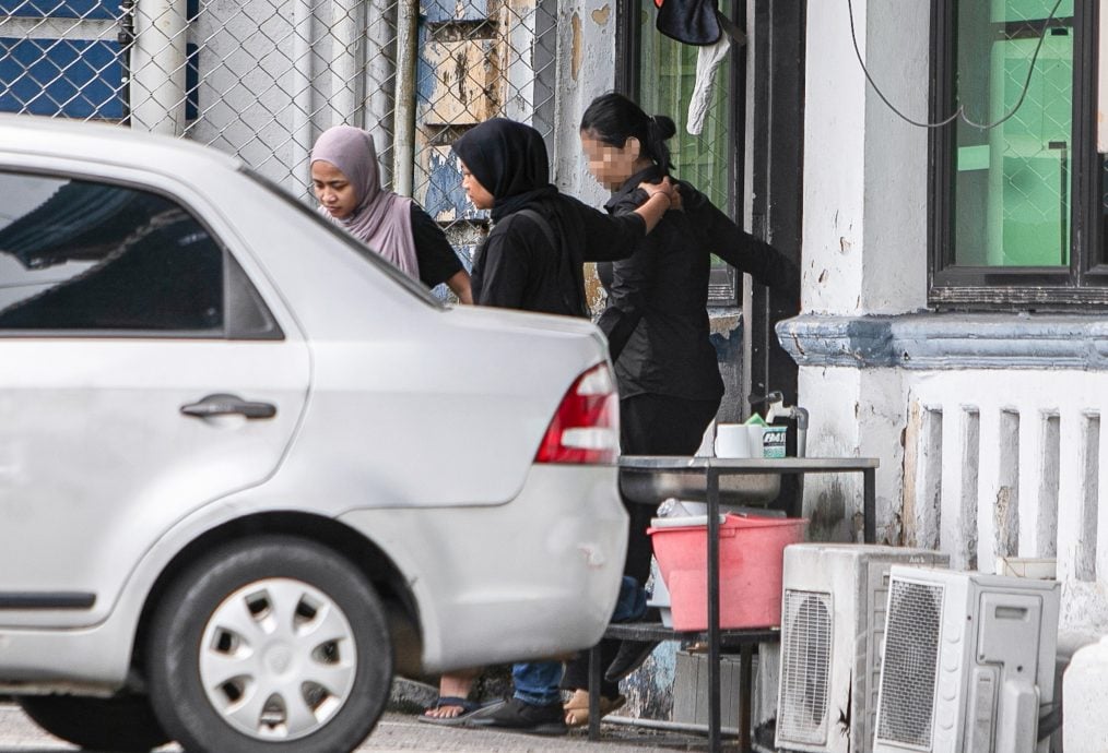 失常女冒犯霹苏丹 嫌犯延扣3天助查