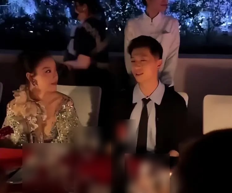 女友刘雯与前任倪妮同桌 井柏然获马龙机智救场