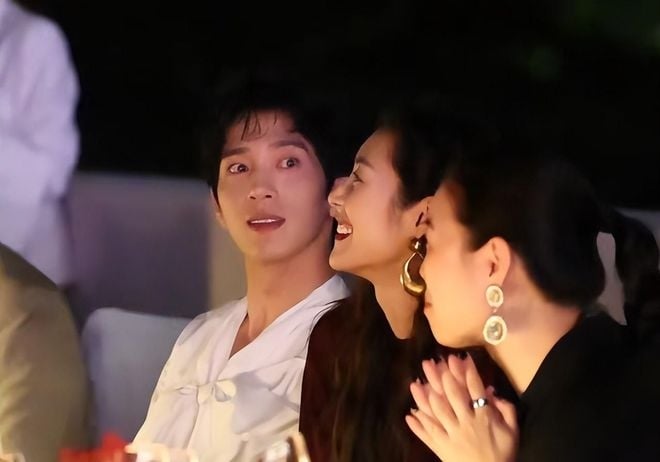 女友刘雯与前任倪妮同桌 井柏然获马龙机智救场