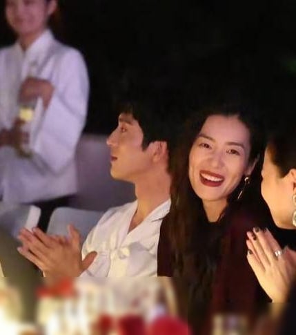 女友刘雯与前任倪妮同桌 井柏然获马龙机智救场