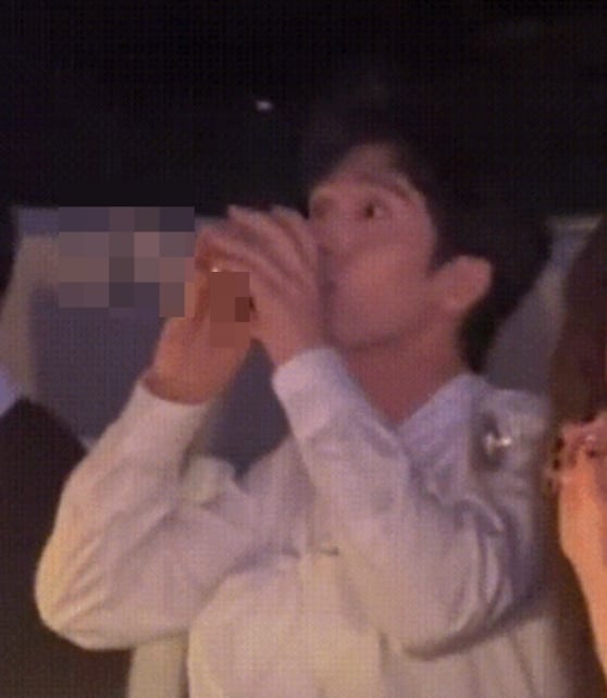 女友刘雯与前任倪妮同桌 井柏然获马龙机智救场