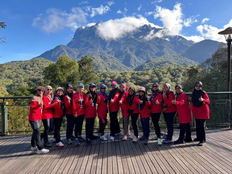 女性媒体人登山团挑战神山 10女记者齐攻顶！