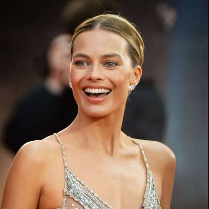 女神光玛格罗比全裸礼服现身 遭误认“无名网红”拒之门外