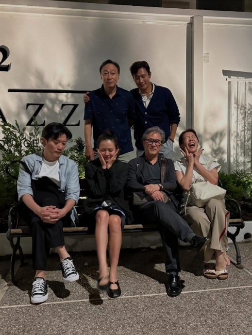 威尼斯影展|孙艺真李珉廷互拍斗美 李炳宪揽腰护妻放闪