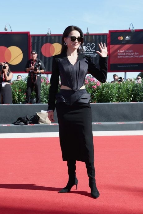 威尼斯影展|舒淇首映礼哭了 《女孩》口碑好坏参半