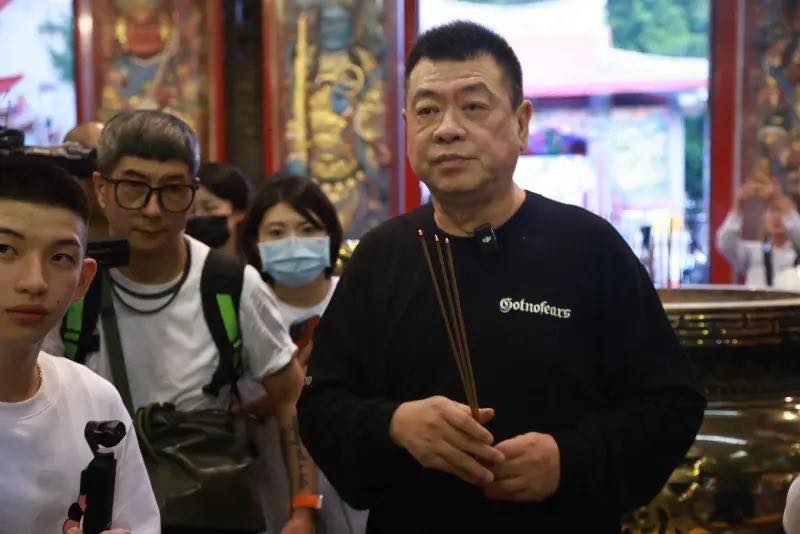 孙德荣自费帮于朦胧办法会 吁粉丝勿信募款讯息