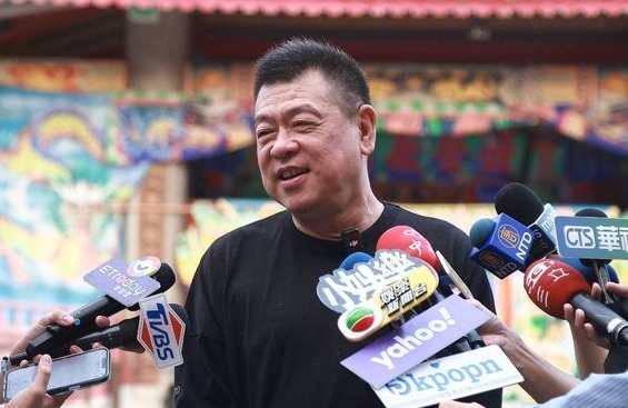 孙德荣自费帮于朦胧办法会 吁粉丝勿信募款讯息