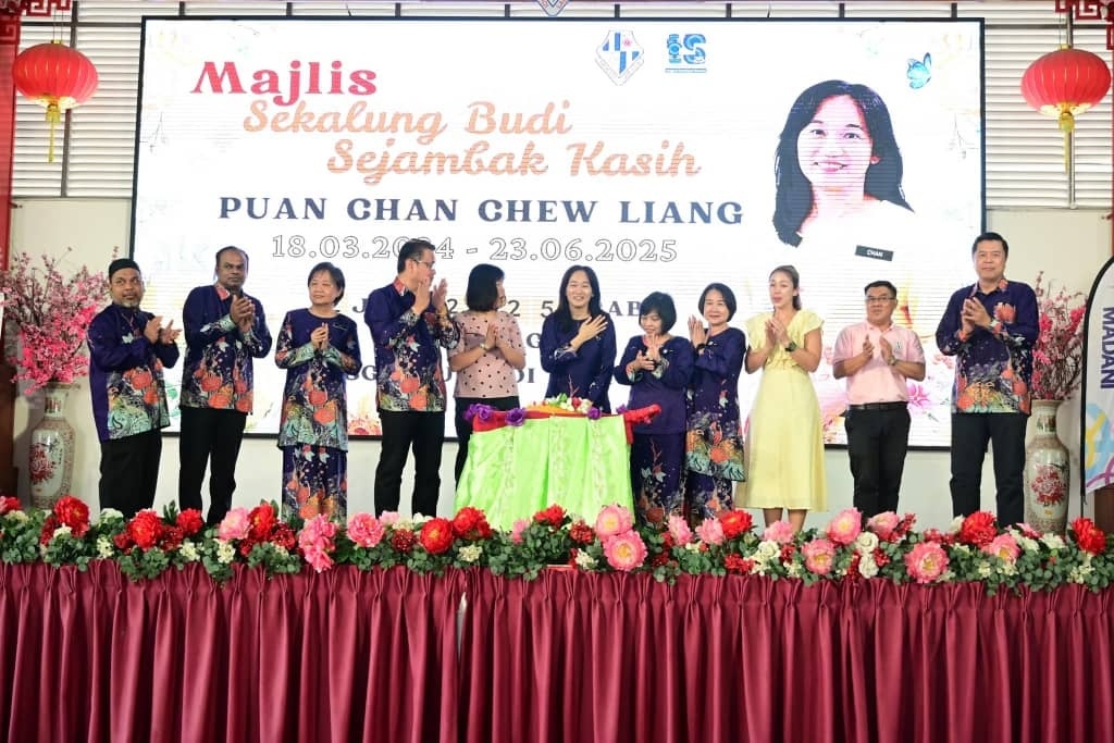 学海学记|校园报道|曾秋亮往女中掌校 培南华中办欢送会