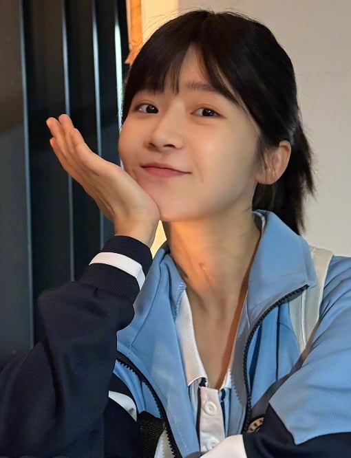 宋伊人被爆“拉于朦胧进饭局”首发声 程青松坚称“不认识”提告