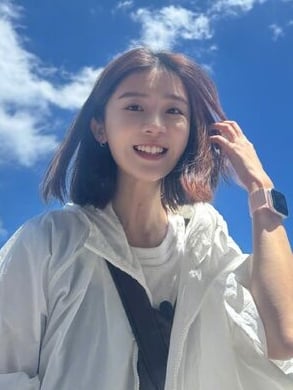 宋伊人被爆“拉于朦胧进饭局”首发声 程青松坚称“不认识”提告