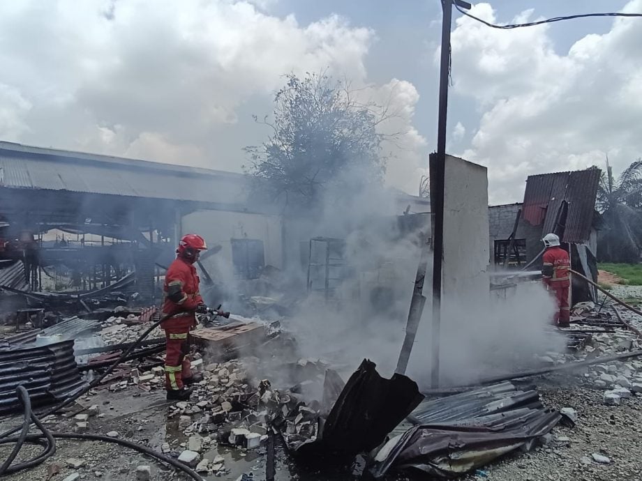 实兆远鸡场宿舍火灾 80%烧毁 无人伤亡