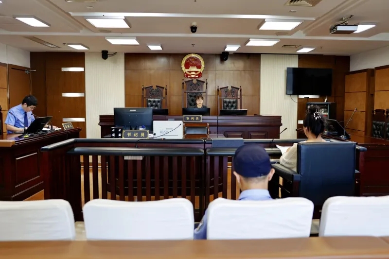 家人不帮清狗大便　女子竟将2只狗丢下21楼