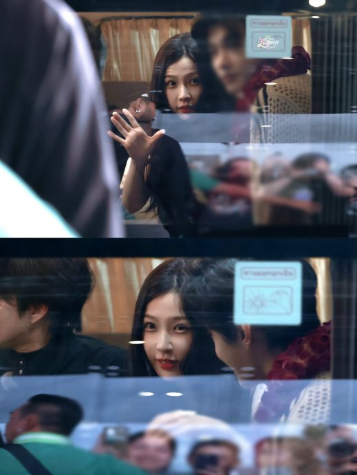 家族争议缠身代言直播喊卡 虞书欣现身机场赴泰录团综