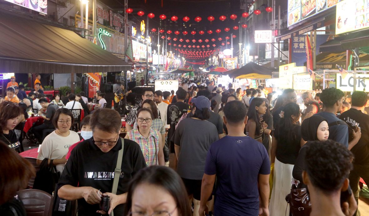 封面-大都会／阿罗街涌现外籍乞讨者／8图