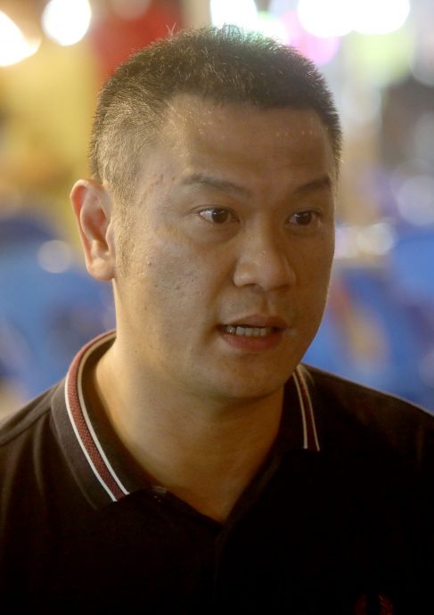 封面-大都会／阿罗街涌现外籍乞讨者／8图