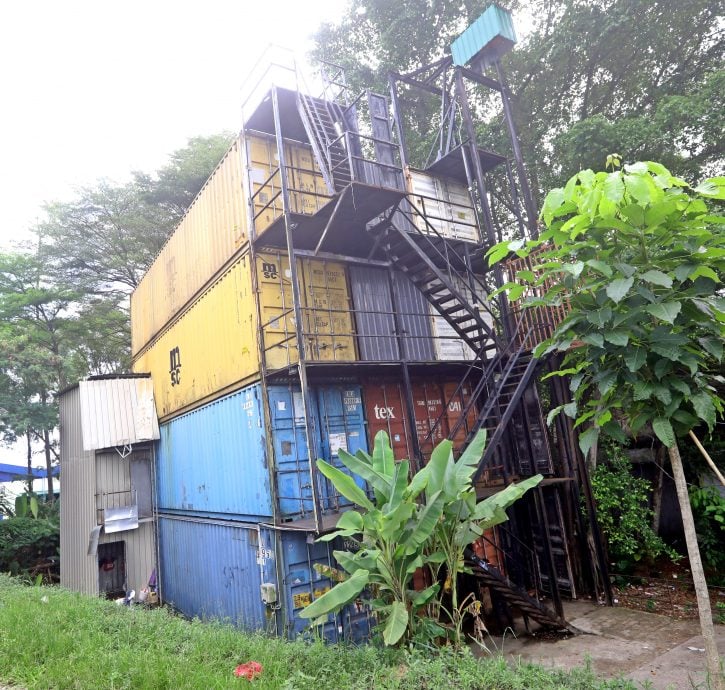 封面∕涉嫌违规 包括操纵价格 反贪会查轮胎行业