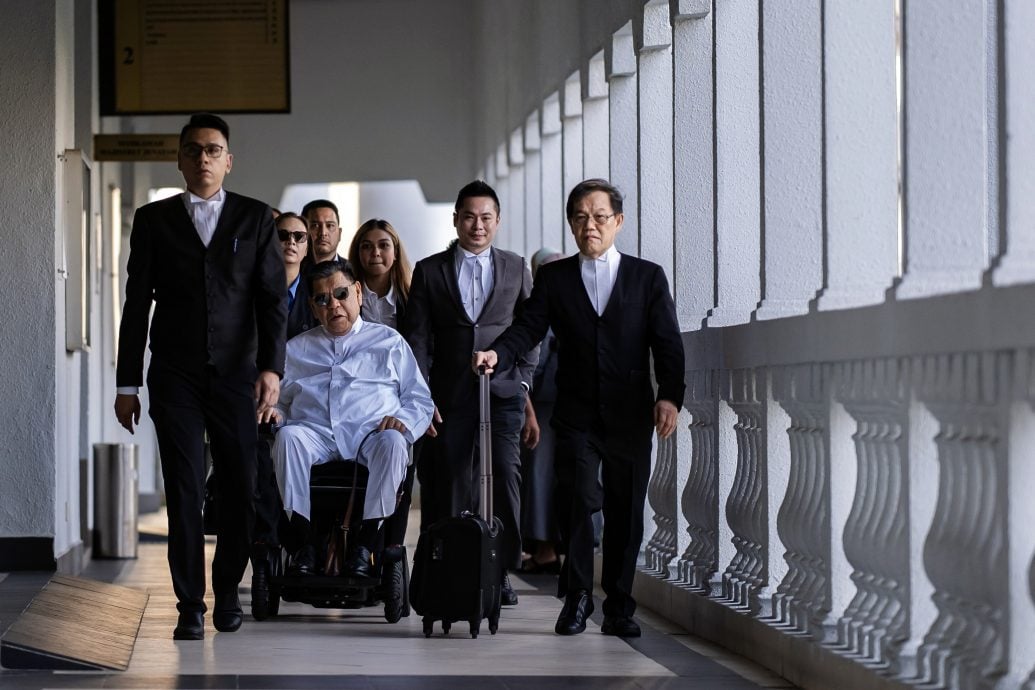 封面头条  已签发/大道建设项目资金挪用案 3人包括丹斯里夫妇今被控