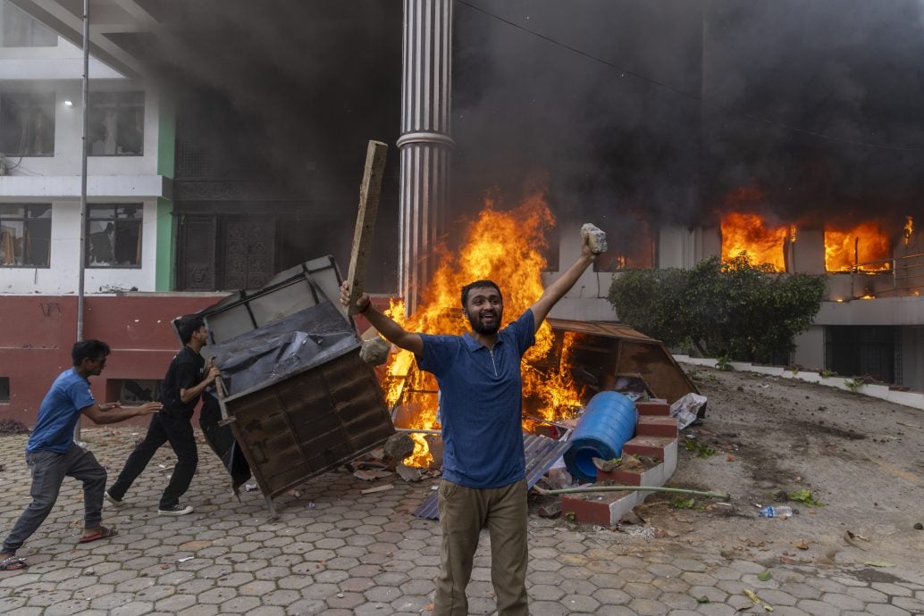  尼泊尔局势升级 邻国印度“密切关注”边境进入高度戒备