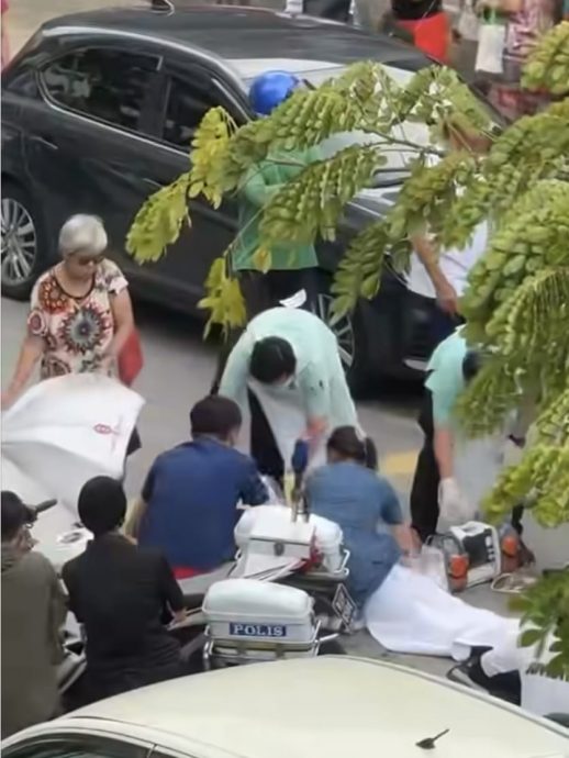 三叉路口过马路遭猛撞·女子当场伤重死亡