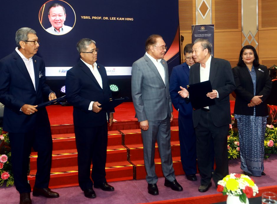 已上网,请取代大马首度成立“国家历史学者理事会” 首相安华担任主席