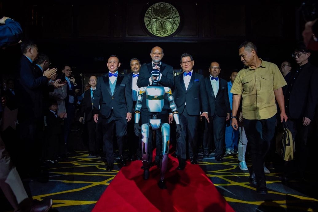 已删短//哥宾星出席“2025年PIKOM数码卓越奖”颁奖典礼