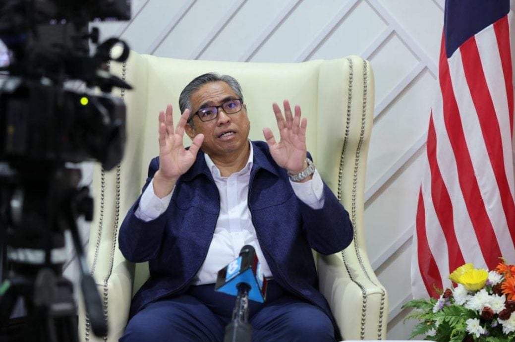 已签/公共服务改革一年省了8.35亿! 首席秘书:不能再让人民苦等