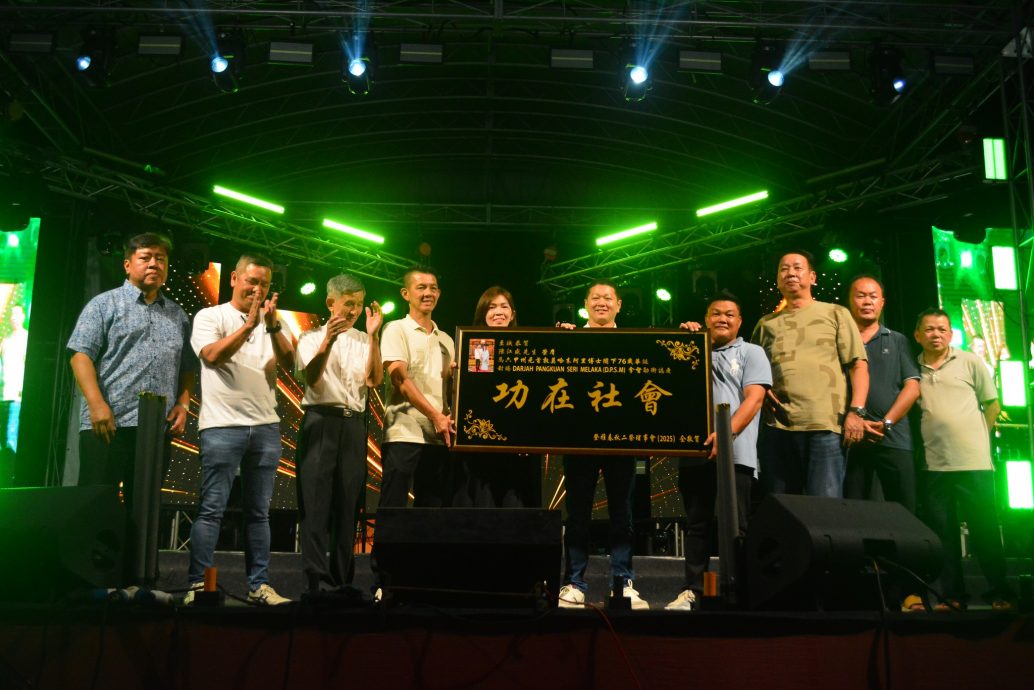 已签发 全国:新村庆中元歌台创新象,像是万人露天演唱会