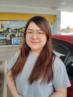 已签发 柔：BUDI 95 | 全面上路首日 油站职员忙讲解