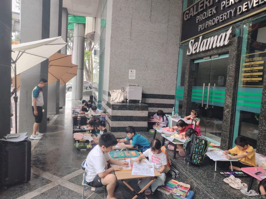 已签发 柔:“童彩国庆·写生老街”填色与写生比赛