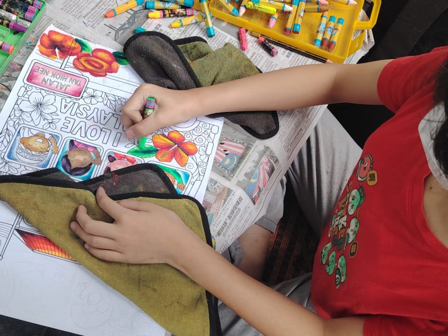 已签发 柔:“童彩国庆·写生老街”填色与写生比赛